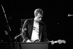 Coldplay_Chris_Guit_01_768x512_IMG9.jpg