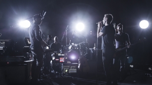 la-et-ms-chris-martin-coldplay-ghost-stories-20140516.jpg