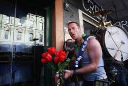 Chris+Martin+Coldplay+Films+Video+Sydney+nWmswx7gToIx.jpg
