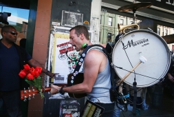 Chris+Martin+Coldplay+Films+Video+Sydney+OwuUJ5Df4etx.jpg