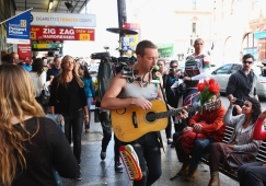 Chris+Martin+Coldplay+Films+Video+Sydney+WB8dDwlqkG1x.jpg
