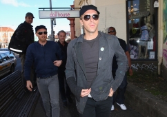 ChrisMartinColdplayFilmsVideoSydneyFw7m3TBF9LSx.jpg