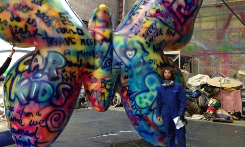 Interview de Paris qui nous parle de son travail avec Coldplay