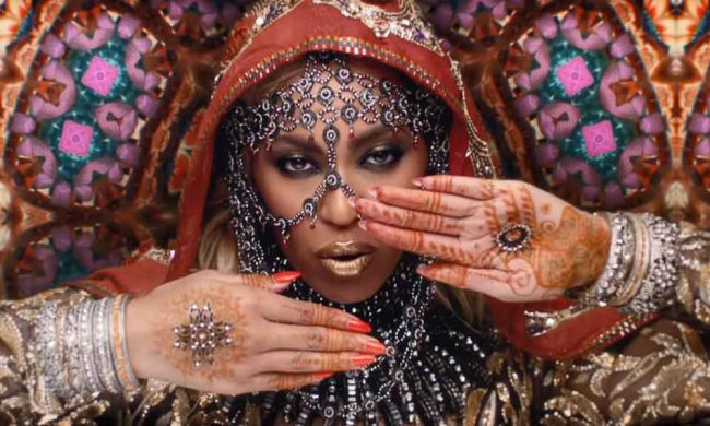 Le groupe dévoile le clip d'Hymn For The Weekend avec Beyoncé et Sonam Kapoor